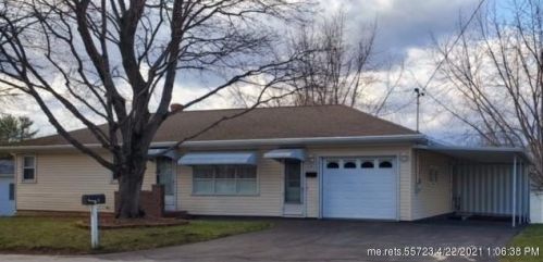 31 Michaud Ave, Lewiston, ME 04240-5132