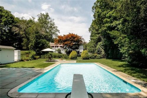 35 Alvin Dr, Norwalk, CT 06850-1102