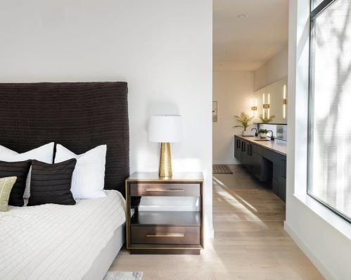 2721 Barton Skwy, Austin TX  78704-4647 exterior