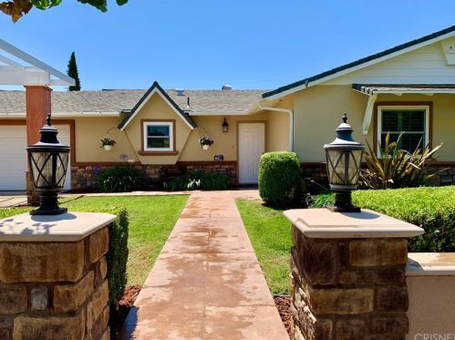 3264 Royal Ave, Simi Valley, CA 93063-3168
