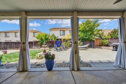 5077 Ellis Godfrey Dr, Fairfield CA  94533-8959 exterior