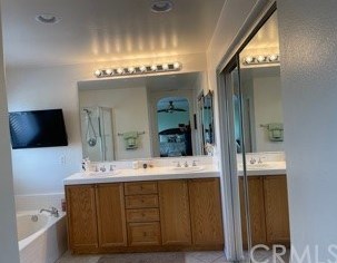 12722 Royal Palm Ln, Riverside CA  92503-7077 exterior