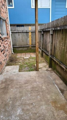 724 1st St, Morgans Point TX  77571-5100 exterior