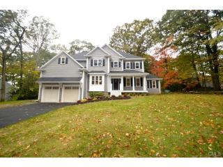 71 Papurah Rd, Fairfield, CT 06825-7228