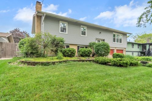 6008 Forestview Dr, Oak Forest, IL 60452-1857