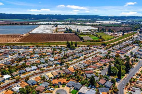 9 Carita Ct, Watsonville, CA 95076-3512