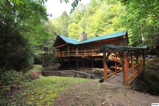 2030 Chilhowee Loop, Walland, TN 37886-3123