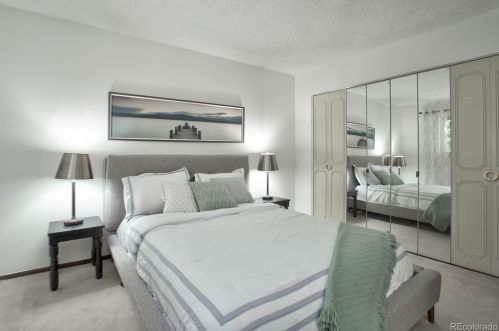 6917 Spruce Dr, Englewood CO 80112-1229 exterior