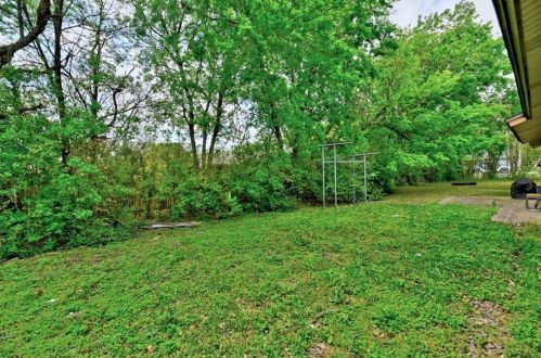 2307 Deadwood Dr, Austin TX  78744-2854 exterior