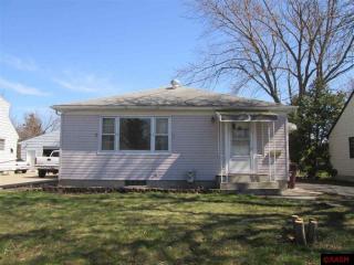107 Knollcrest Dr, Mankato, MN 56001-4338