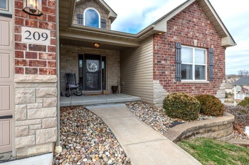 209 Sutherland Falls Ct, Festus, MO 63028-3904