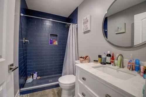 1518 Cochran St, Simi Valley CA 93065-2047 exterior