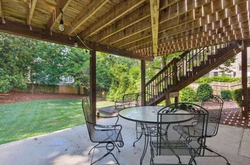 151 Hardeman Rd, Atlanta GA  30342-2532 exterior