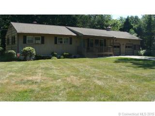 3 Fair Oaks Dr, Huntington, CT 06484-3406