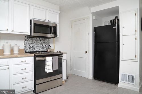 835 Rolridge Ave, Lancaster PA  17603-5736 exterior