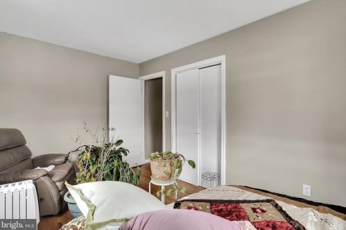 1378 Valley Rd, Berkeley Springs WV  25411-4801 exterior