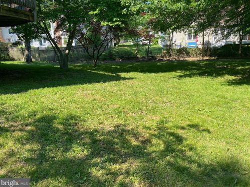 6315 Falling Brk Dr, Springfield VA  22015-4033 exterior