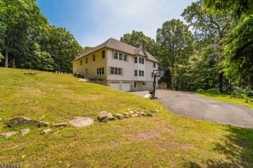 77 Pleasant Hill Rd, Dover NJ  07869-3568 exterior