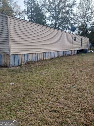 113 Riverview Rd, Soperton, GA 30457-7245