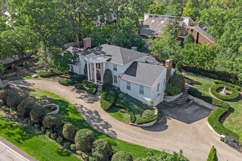 6116 County Line Rd, Willowbrook IL  60527-5291 exterior