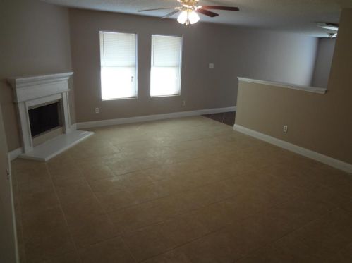 4909 Parkview Hills Ln, Fort Worth TX  76179-4182 exterior