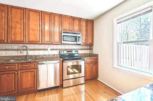 8493 Kitchener Dr, Springfield, VA 22153-3402