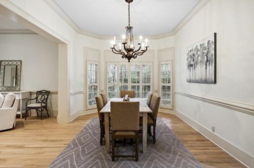 33 Habersham Cove Dr, Atlanta GA  30305-5402 exterior