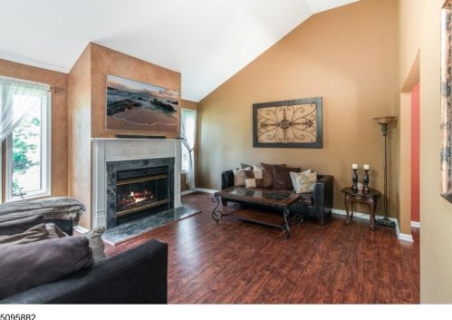 6 Lakeside Pl, Sparta, NJ 07871-3154