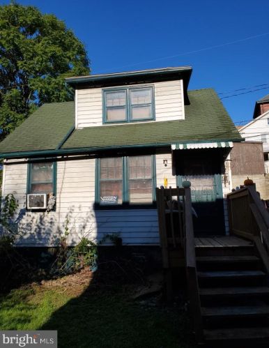 235 Swatara St, Harrisburg, PA 17113-2444