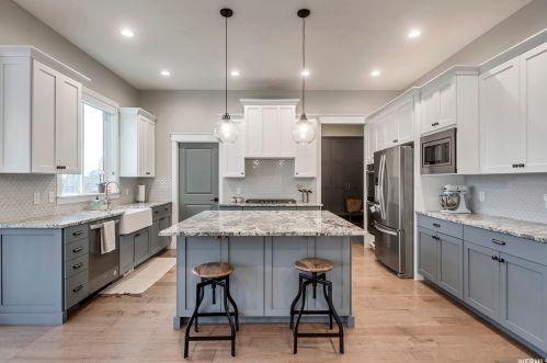 2712 Mt Jordan Rd, Sandy UT 84092-3380 exterior