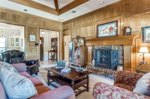 2101 Nob Hl, Carrollton TX 75006-2822 exterior