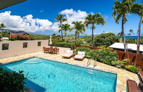 506 Hakaka Pl, Honolulu, HI 96816-4748