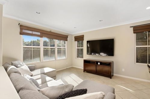 210 Kempton, Irvine CA  92620-2154 exterior