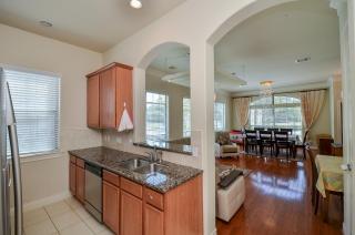 9103 Creekstone Lake Dr, Houston TX  77054-1003 exterior