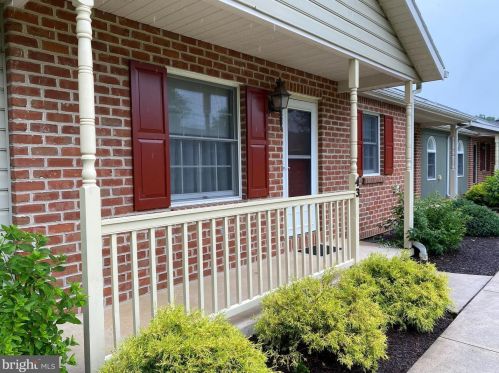 43 Strawberry Dr, Carlisle, PA 17013-4440