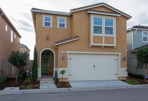 3482 Elevations Way, Clovis, CA 93619-8024