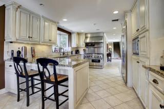 9310 Oakford Ct, Houston TX  77024-3615 exterior