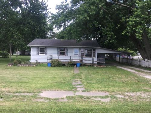 106 High St, Indianola, IL 61850-9770