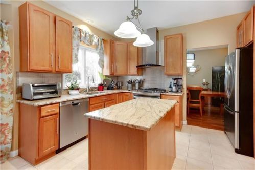 1527 Glenwood Dr, Piscataway, NJ 08854-2036