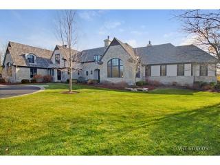 30 Aberdeen Ct, Bannockburn, IL 60015-1573