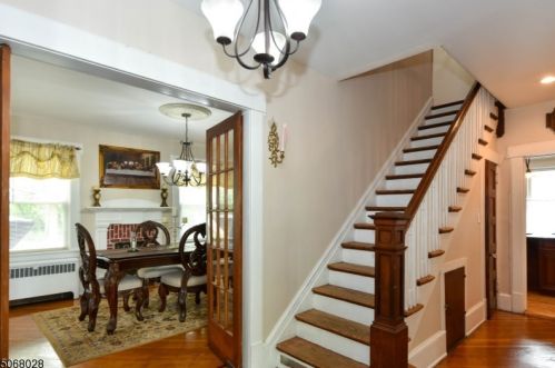476 East Ave, Sewaren, NJ 07077-1432