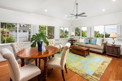 5576 Poola St, Honolulu HI  96821-1565 exterior