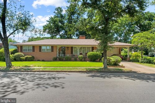 1317 King St, Fredericksburg, VA 22401-7120