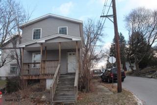 2026 9th St, Altoona, PA 16601-4119