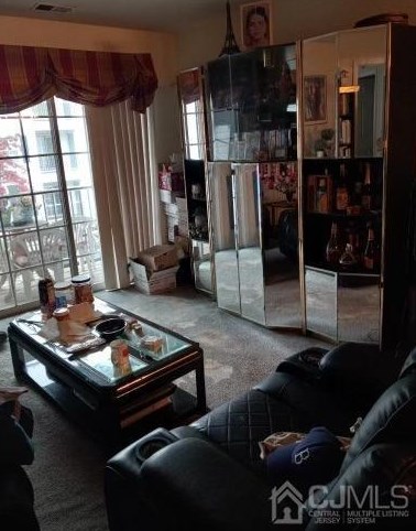 1423 Waterford Dr, Edison, NJ 08817-1930