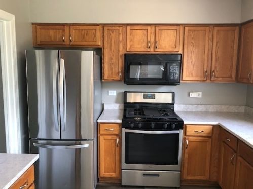 2308 Willow Lakes Dr, Plainfield, IL 60586-6259