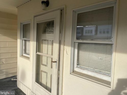 2445 Edgewood St, Philadelphia, PA 19142-3201