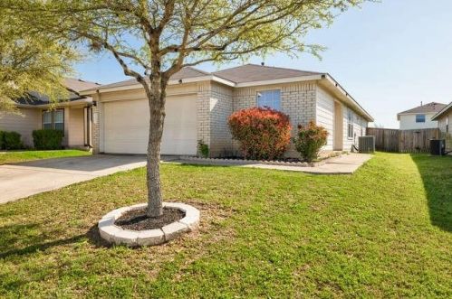 13021 Amaryllis Trl, Webberville TX  78621-6054 exterior