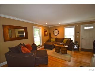 40 Stuart Ave, Norwalk CT 06850-3576 exterior