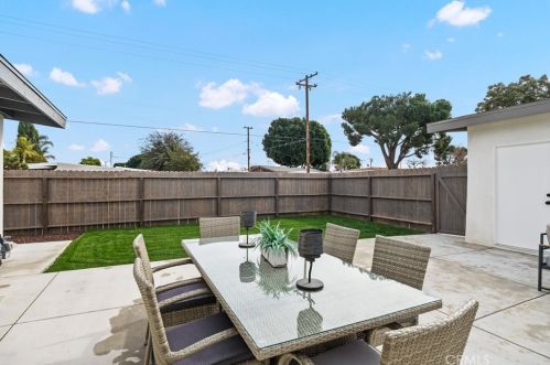 15374 Midcrest Dr, Whittier CA  90604-2336 exterior